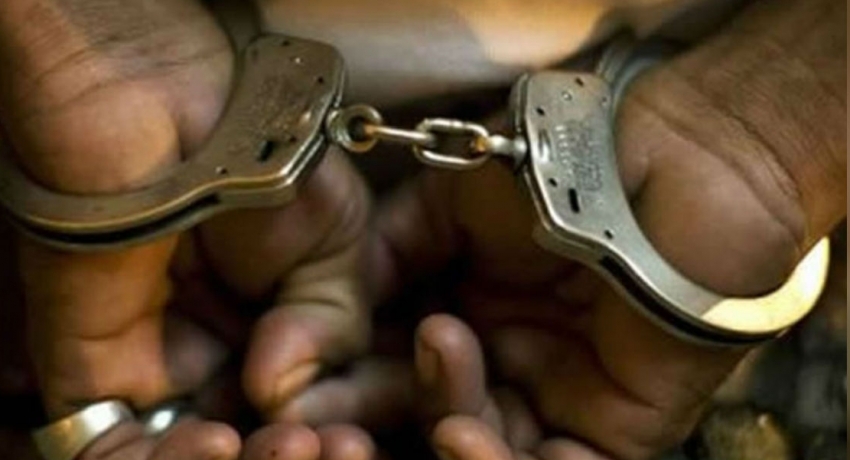 Two constables arrested for accepting bribe of Rs 10,000