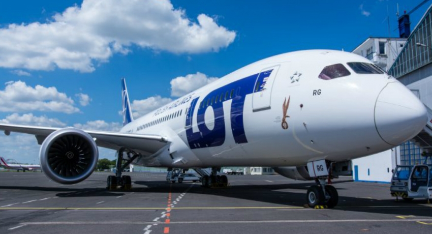 LOT Polish Airlines Boeing 787-8 Dreamliner grounded in Colombo