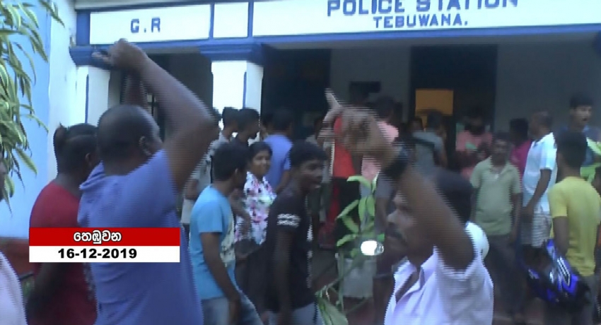 Locals protest before Thebuwana Police division due to a motor accident