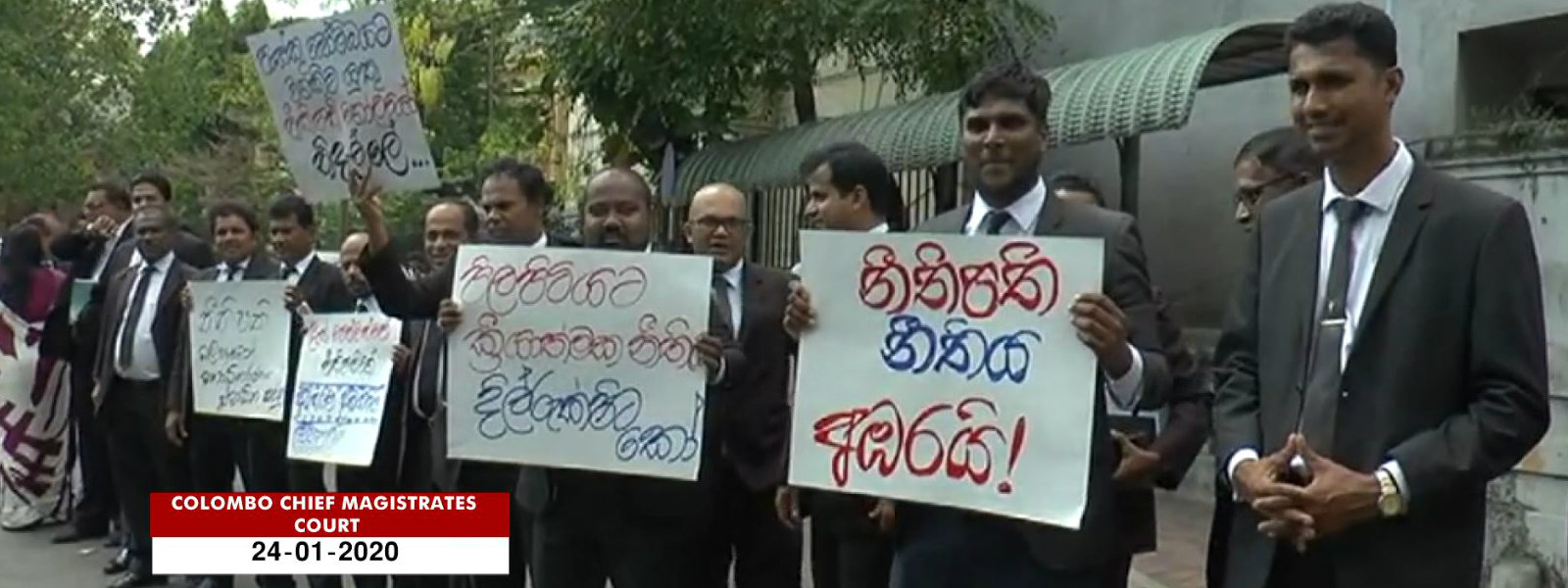 Lawyers stage silent protest against the AG