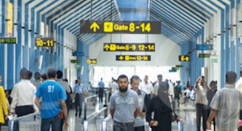 More than 200 Sri Lankan pilgrims return from India