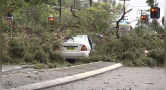 Thunderstorm unleashes hail on Aus. parliament