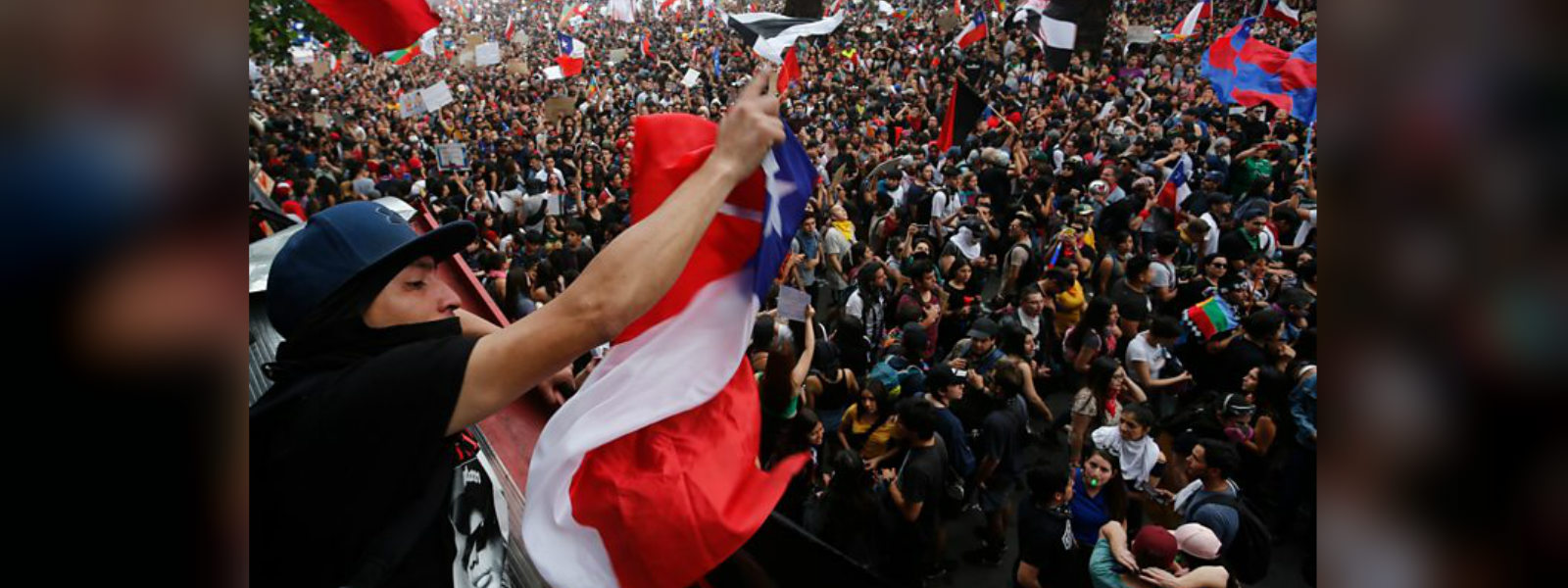 Thousands of Chilean protesters welcome 2020