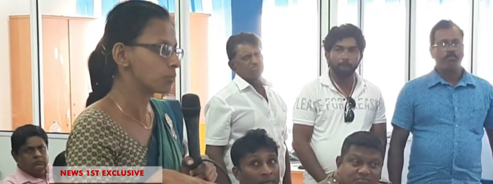 Female state official stands up against the imminent destruction of the Queen’s Isle in Negombo