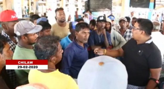 Tense situation at Chilaw fish market 