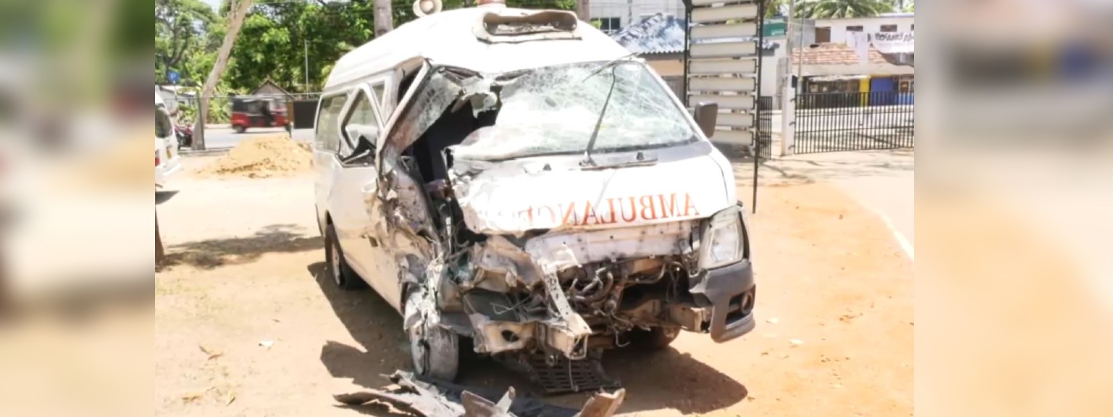 Ambulance driver dies when transporting medicine for Covid-19 patients