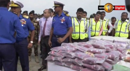 Navy brings ashore 400kg of recovered heroin