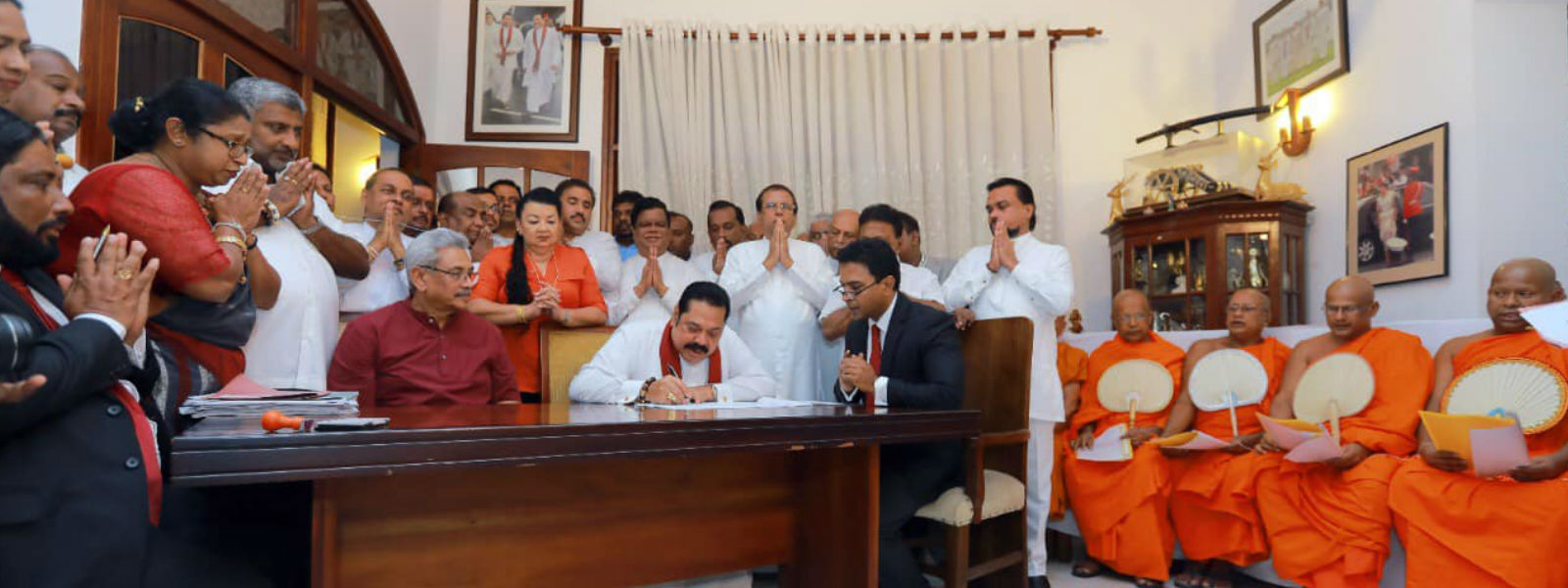 SLPP district leaders sign nomination lists 