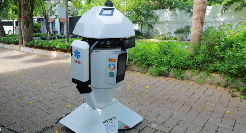 Robot which can diagnose 200 diseases presented to the Prime Minister