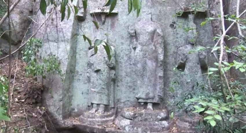 Three ancient Bodhisattva statues located in Budupatangala
