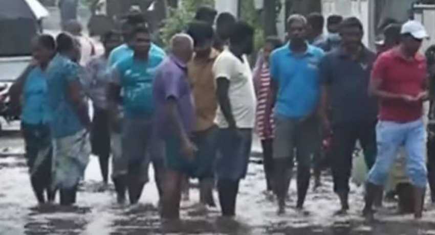 Moratuwa residents stage protest demanding drainage system