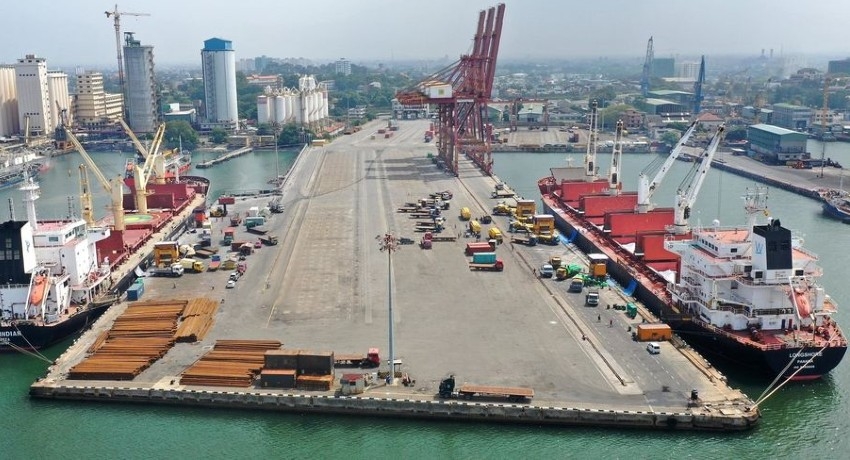 Bulk carriers with fertilizer arrive at Port of Colombo