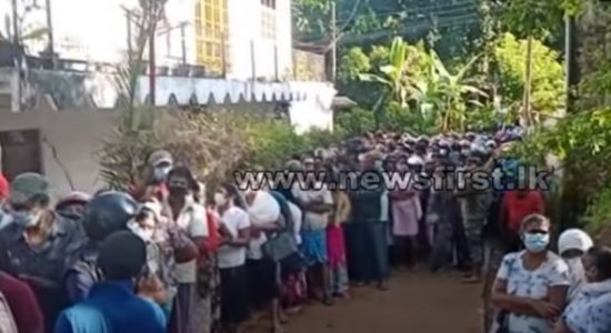 MASSES GATHER TO OBTAIN ANTI-COVID-19 TONIC 