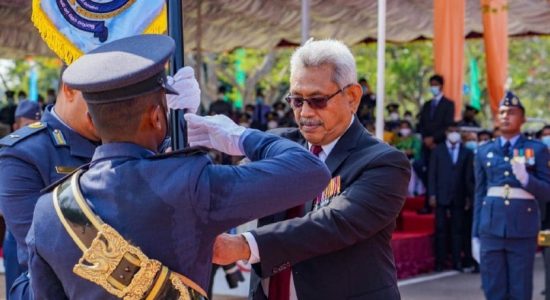 (PICTURES) President’s Colors for 02 Squadrons of Sri Lanka Air Force