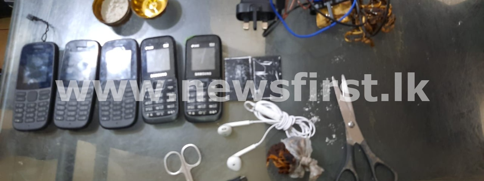 05 mobile phones discovered from Colombo Remand Prison