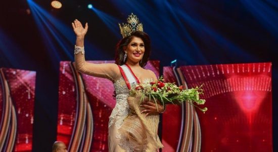 "I dedicate my crown to all single-mothers"
