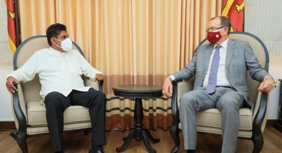 Canadian HC meets opposition leader for talks