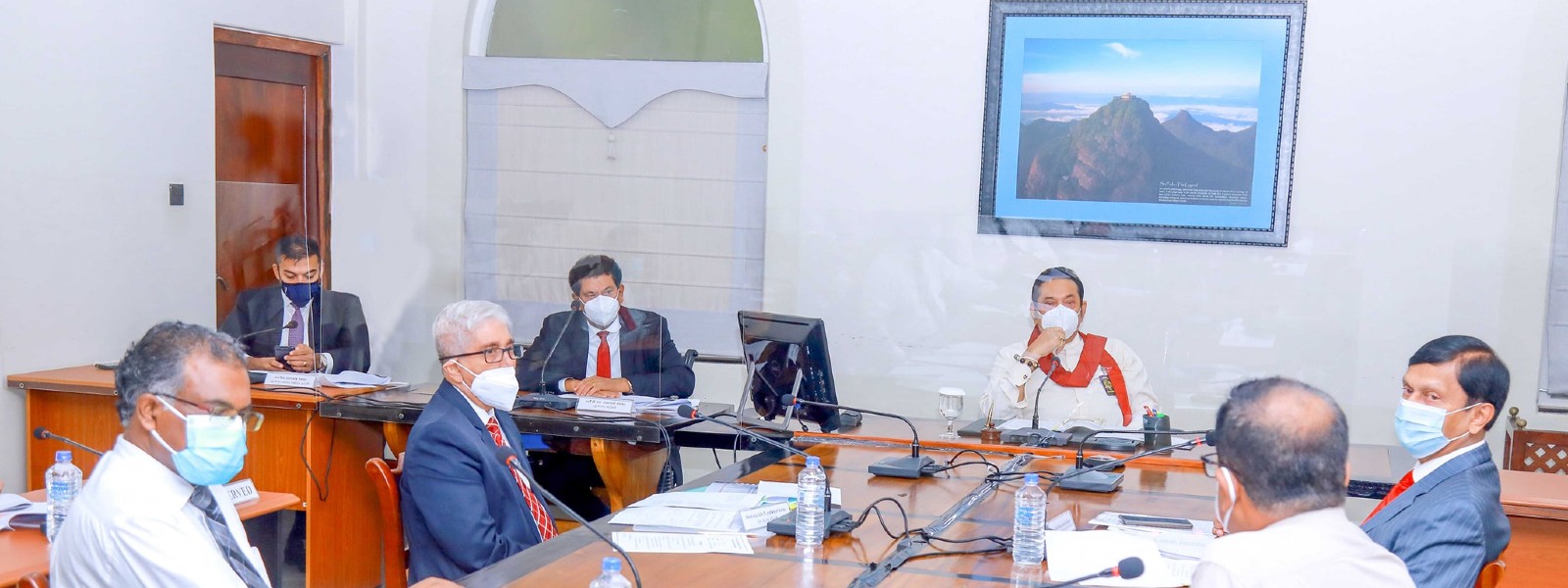 Prime Minister meets CBSL officials