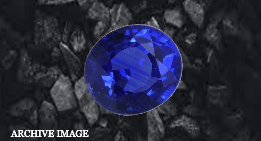 Blue Sapphire weighing 80 kg discovered from a mine in Rakwana