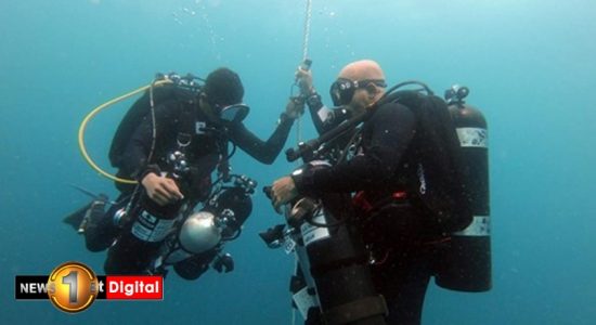 (PICTURES) Navy divers set new deep sea diving record