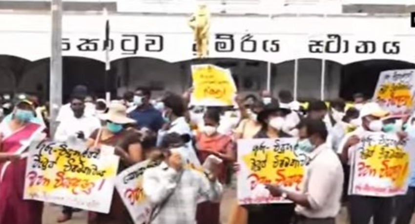 (VIDEO) Teachers and Principals continue to protest in Colombo