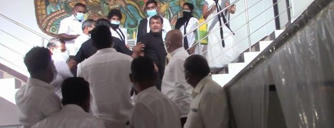 (VIDEO) Protest leads to altercation at Akmeemana Pradeshiya Sabha