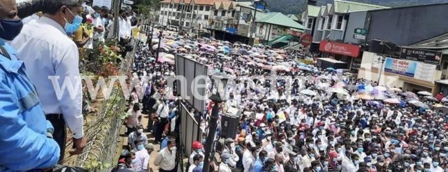 Massive Teachers & Principals Protest in N'Eliya