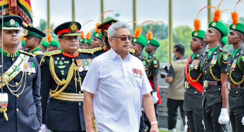 (VIDEO) President make first ever visit to Army & Defence HQ Complex