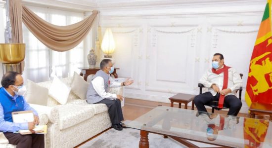 (PICTURES) Indian High Commissioner meets Prime Minister for talks