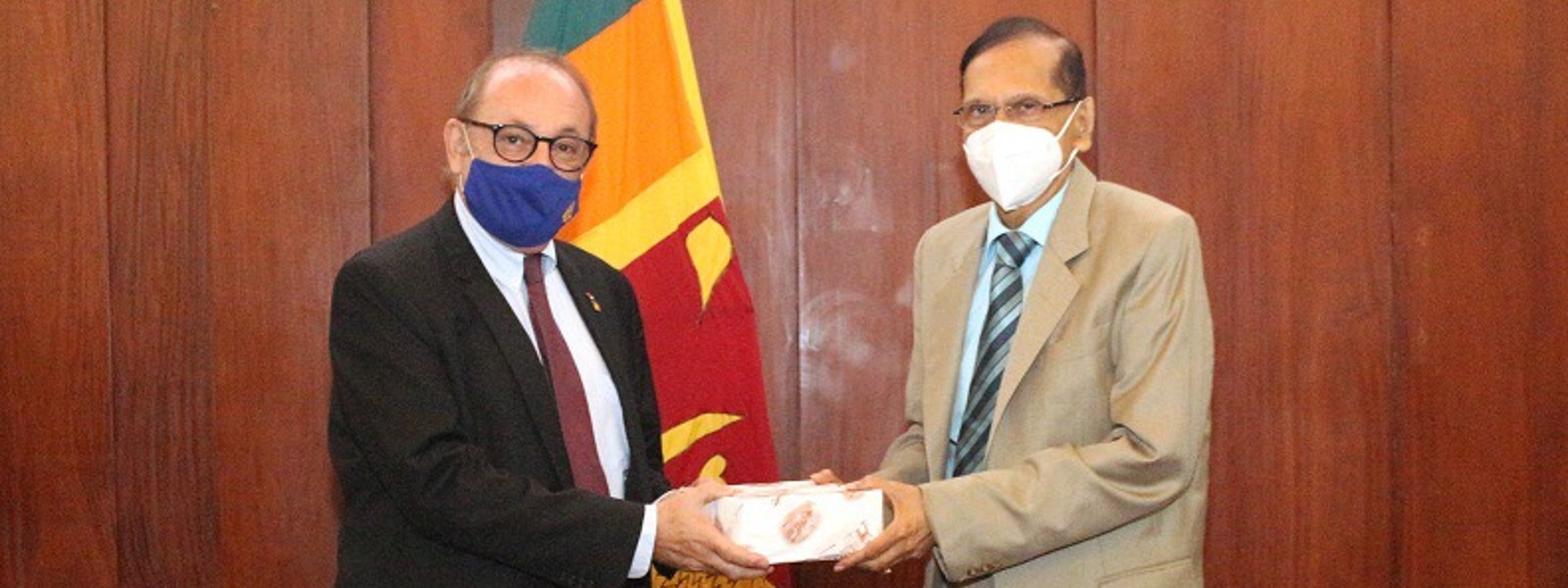 French Ambassador, FM discuss expansion of trade