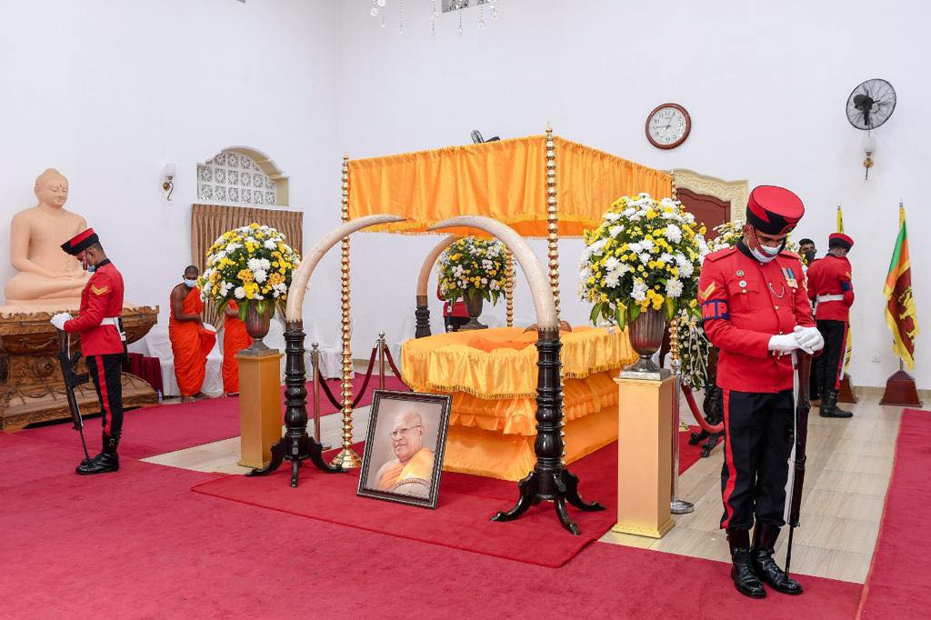 President pays last respects to Ven. Kusaladamma Thera