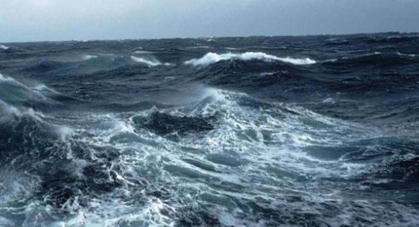 Amber alert issued for strong winds & rough seas