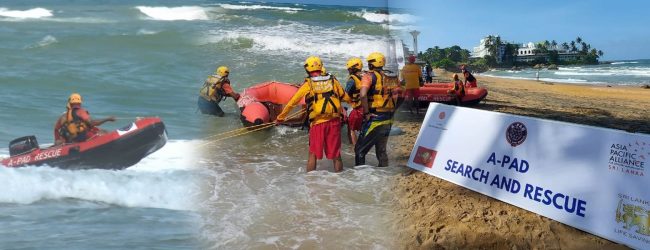 SL Swift Water Rescuers in surf drill at Mount