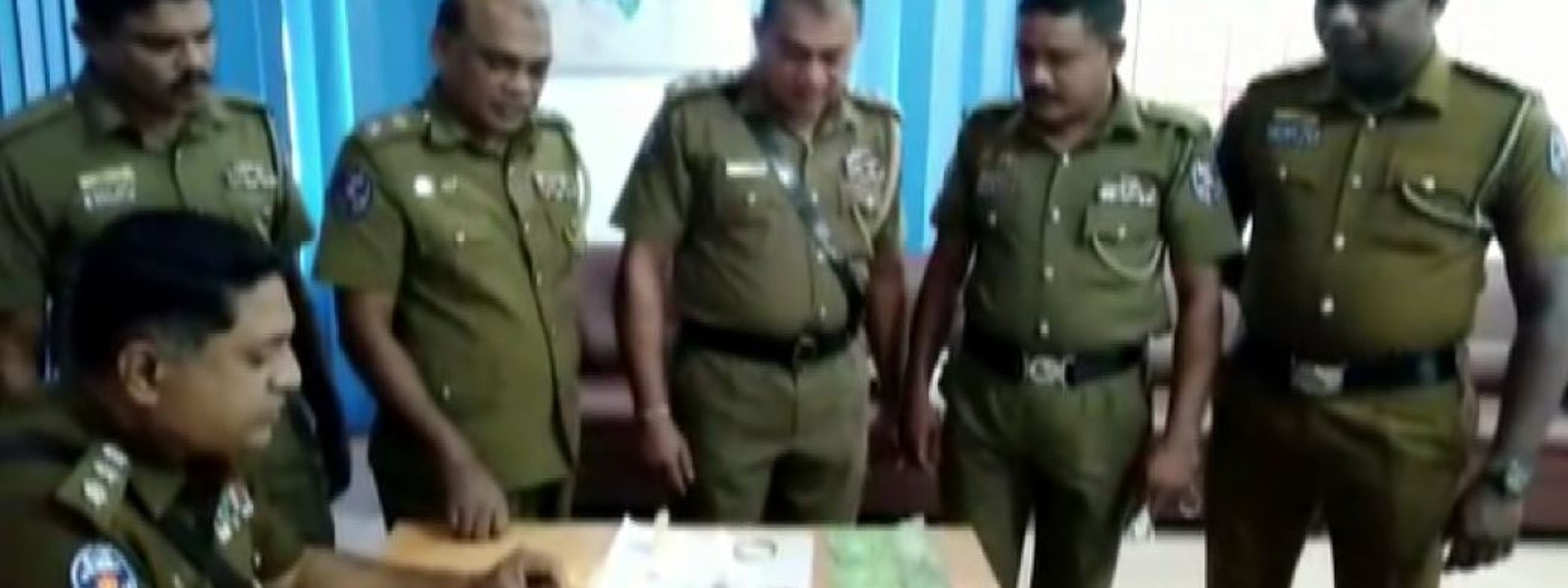 Police arrests suspect with jewelry, cash worth Rs. 1.4Mn