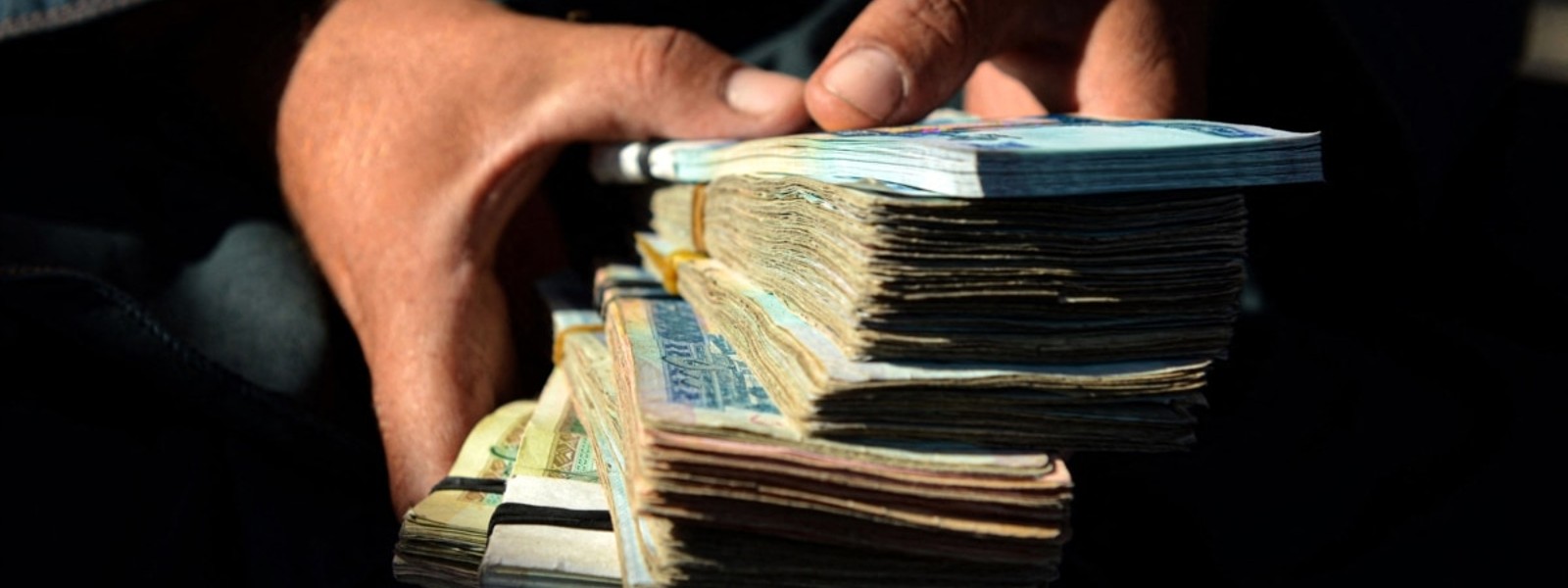 Taliban bans the use of foreign currency across Afghanistan