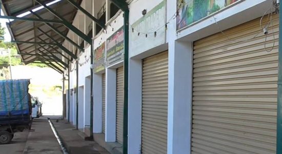 Nuwara Eliya Economic Center closed in support of fertilizer protests