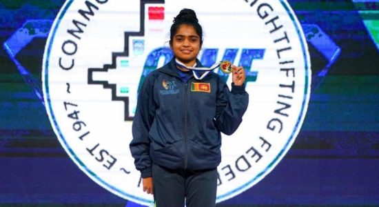 SL wins Gold at Commonwealth Weightlifting 