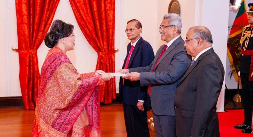 New Ambassadors and High Commissioners present credentials to President