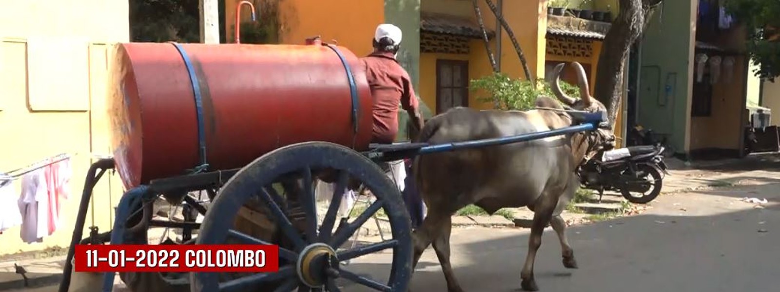 GAS Shortage : Kerosene carts make a glorious comeback to Colombo