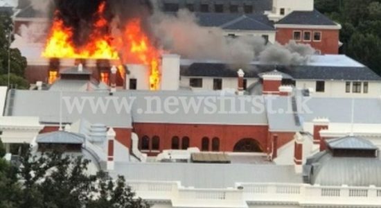 South Africa: Parliament building in Cape Town catches fire