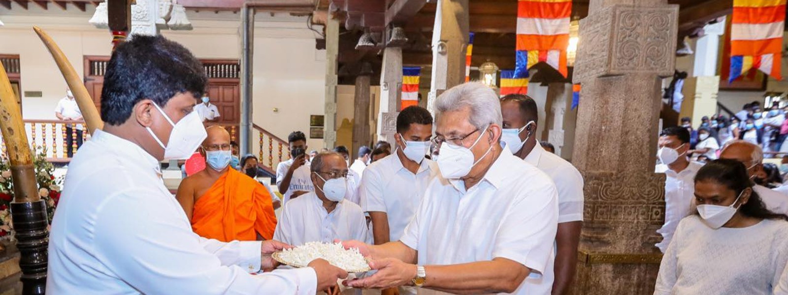President visits Temple of the Sacred Tooth Relic
