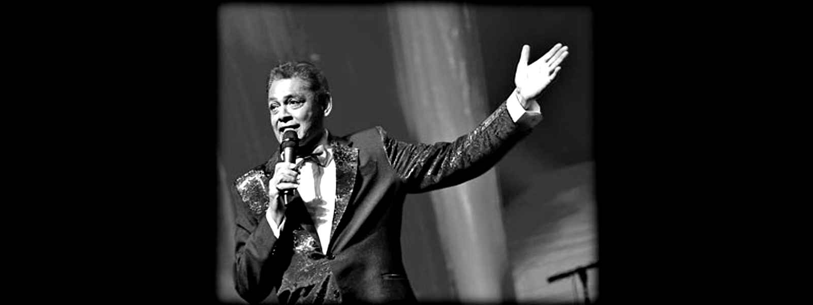 Veteran singer Desmond De Silva passes away