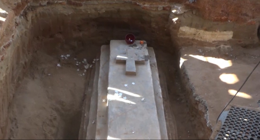 Archaeology officials to inspect tomb found at Wennappuwa Church