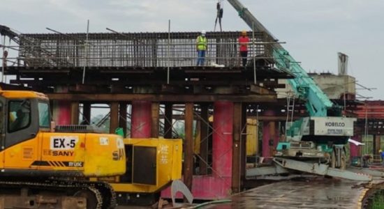Expedite construction of bridge across Nawala Canal: Minister Johnston
