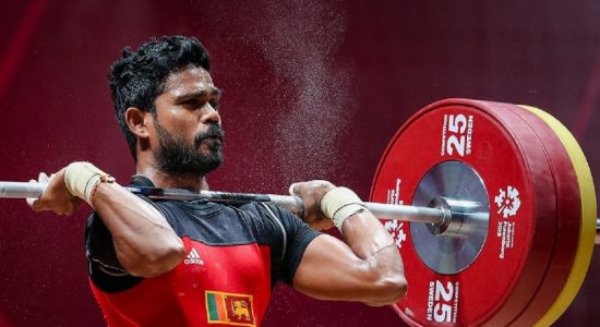 Dissanayake wins weightlifting gold at Singapore