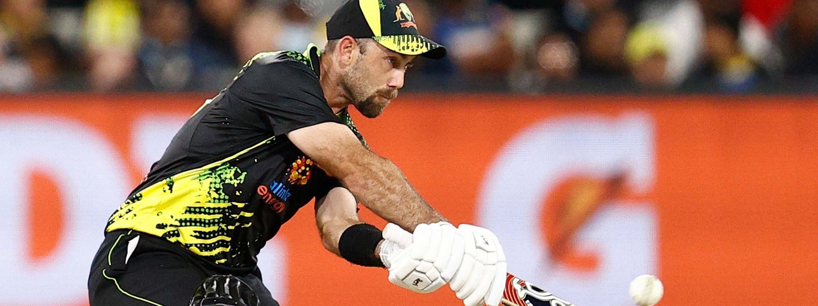 Australia beats Sri Lanka by 6 wickets in 4th T20