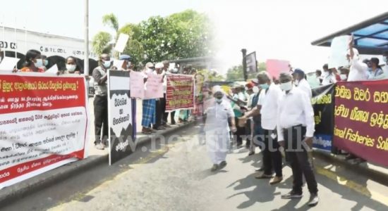 Sri Lankan fishermen protest against Indian fishermen encroachment