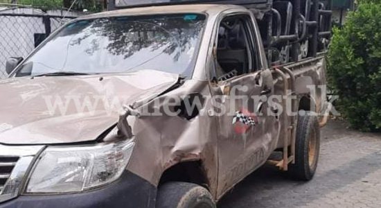 (VIDEO) French tourists terrified as Nandimitra attacks Safari jeep inside Yala