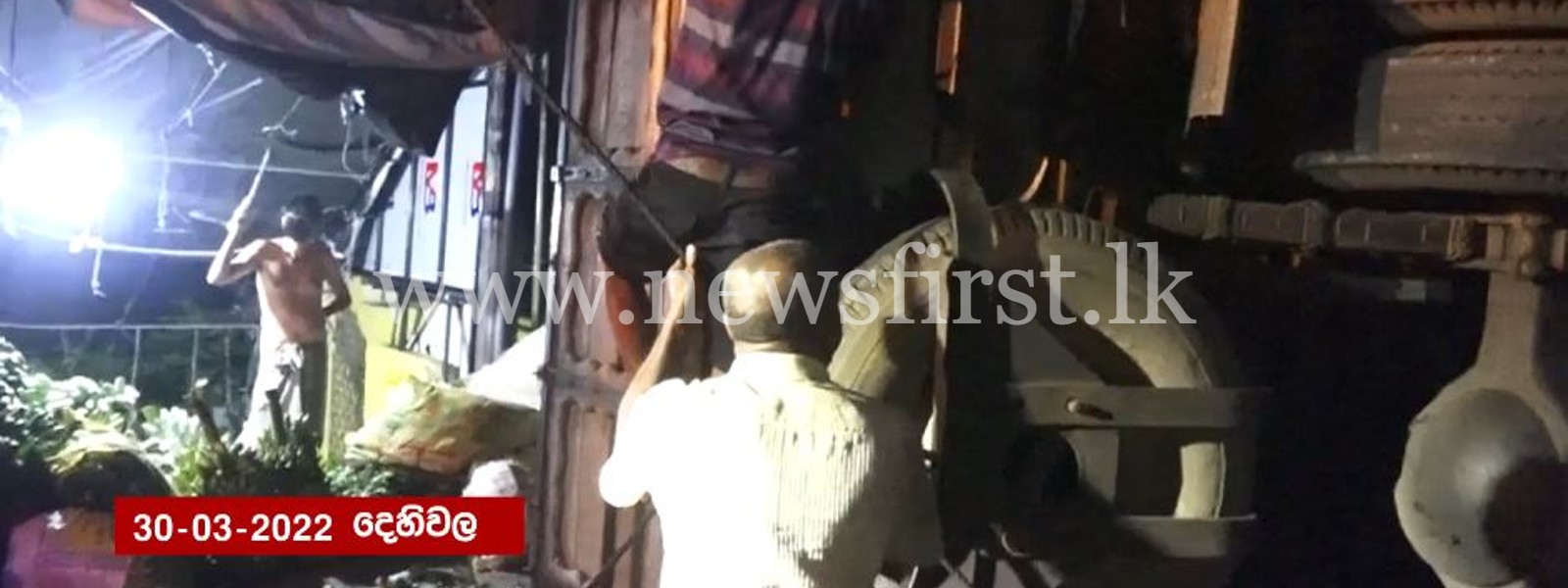 Lorry falls off Dehiwala Fly-Over