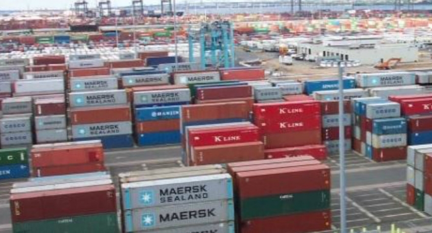 1,000 containers with essentials at port